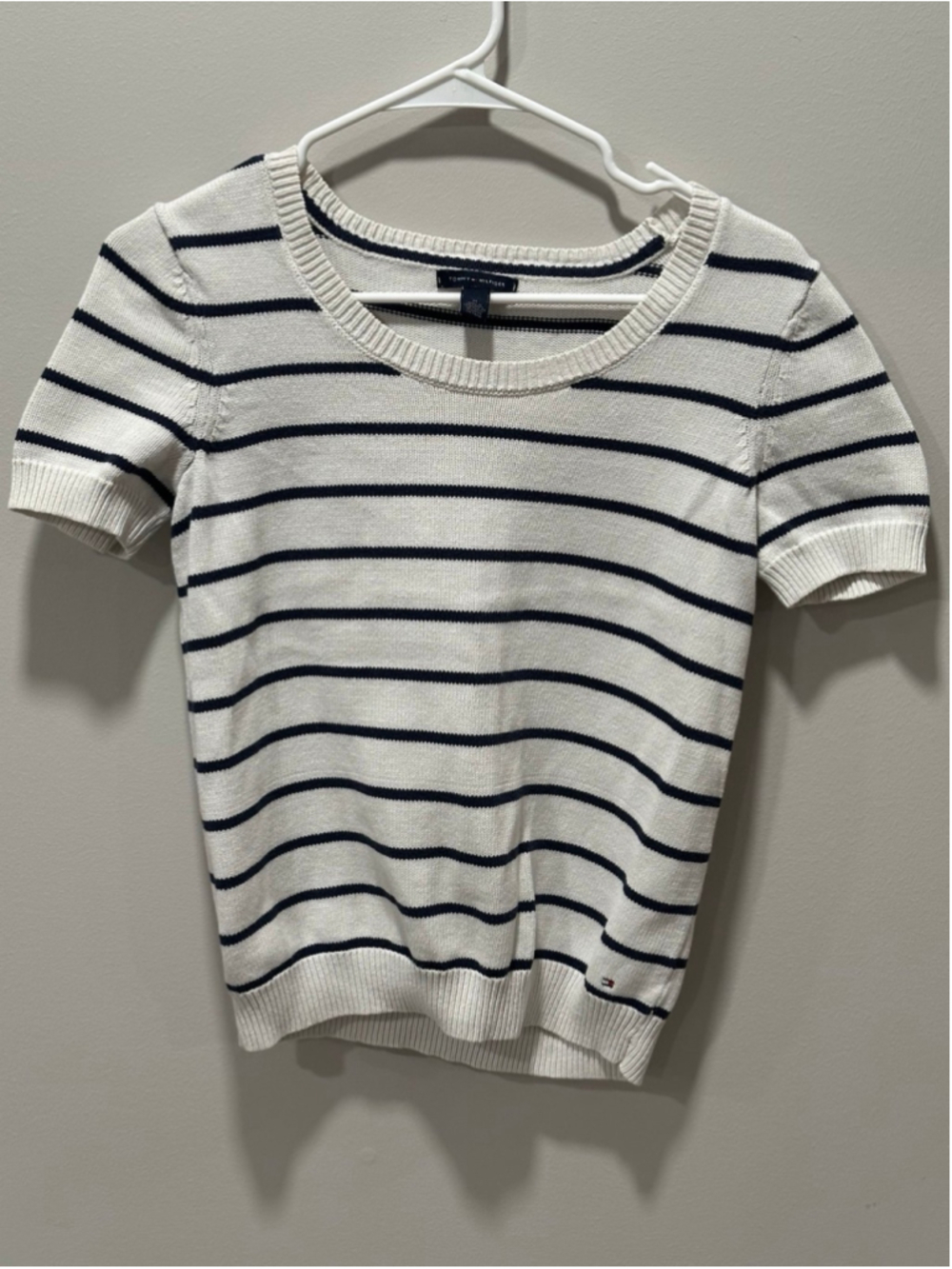 Tommy Hilfigers Women’s Short Sleeve Sweater Size Medium
